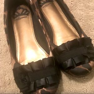 ***SOLD***Women’s Fergalicious Leopard Flats